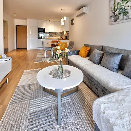 Apartment San *